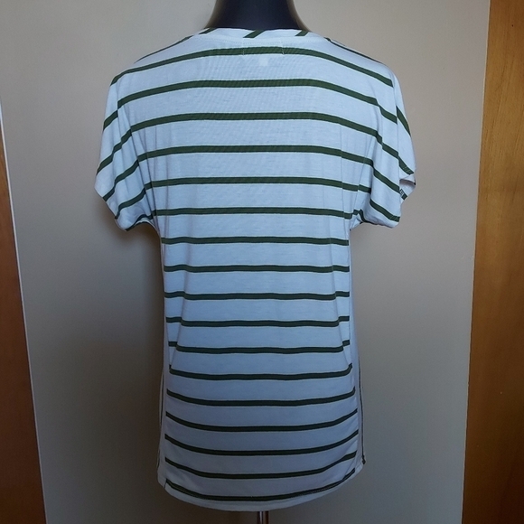 Coastal Casual Thyme & Honey Green Stripe Tee Sz Medium Lightweight Minimalist - Picture 3 of 7
